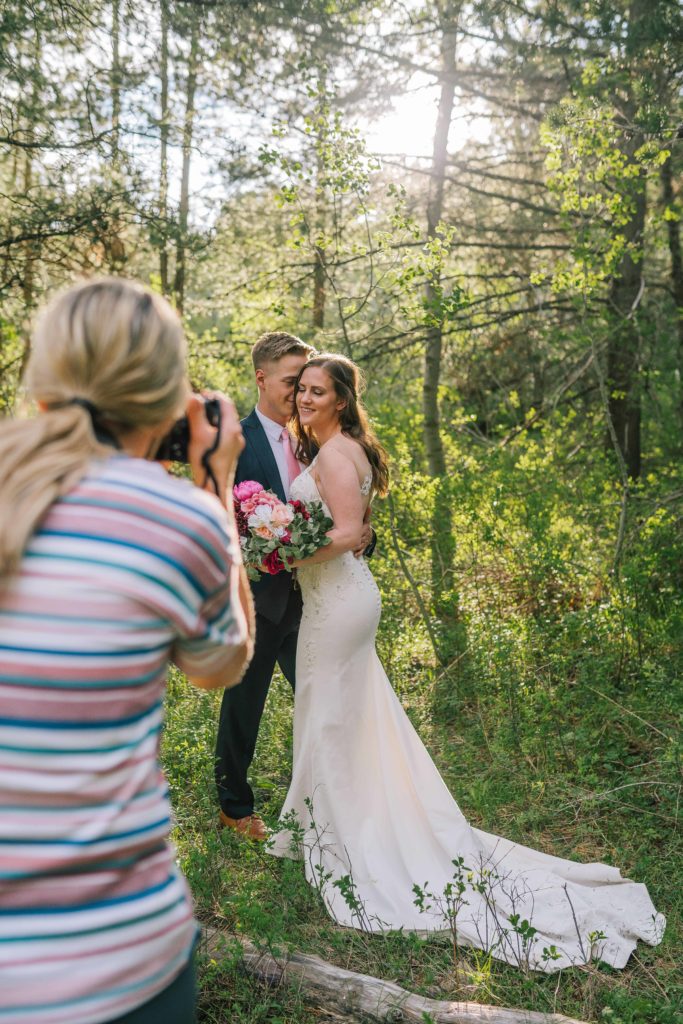 photographer shooting bridals in knoxville forest