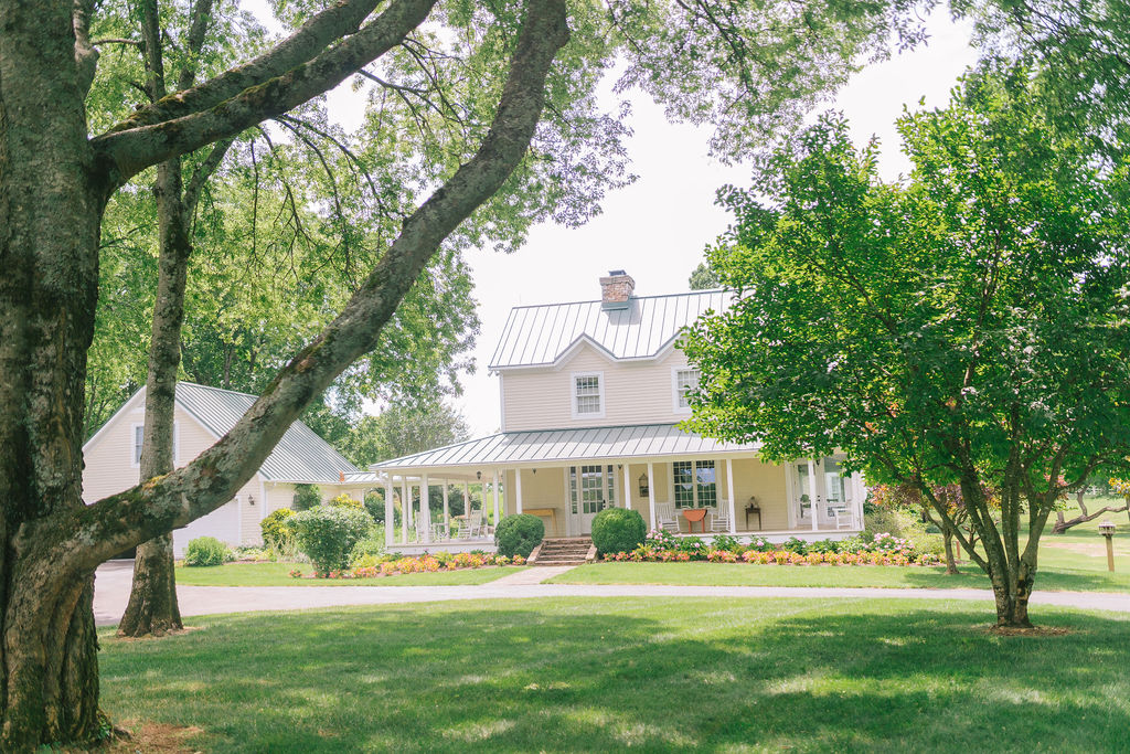 Marblegate Farmhouse in Tennessee. Wedding venue for southern brides.