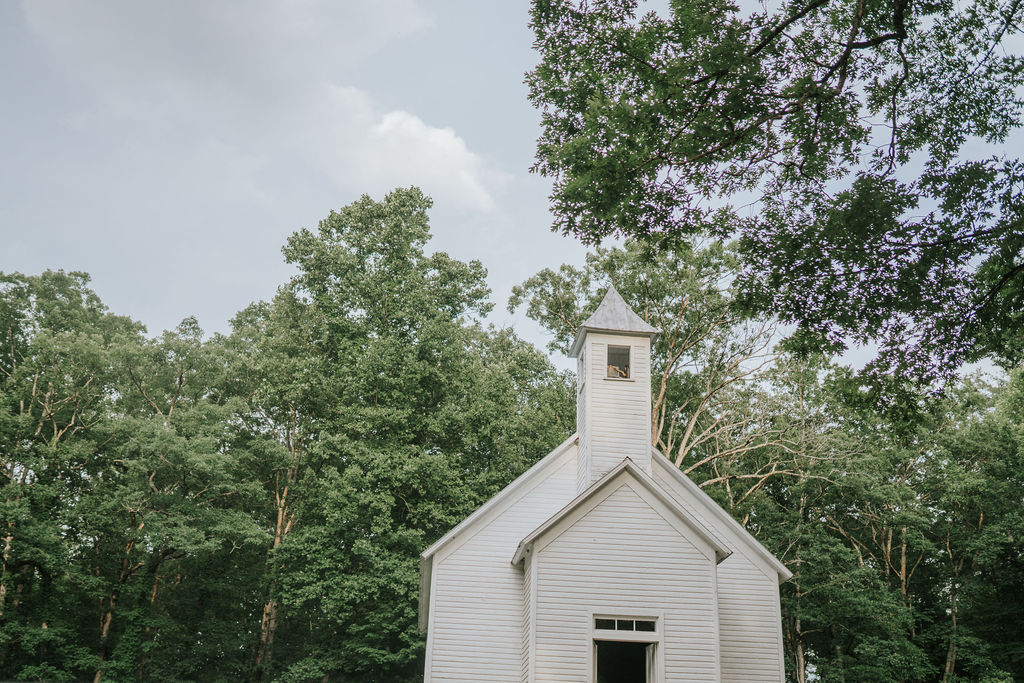 gorgeous small white chapel in Tennessee