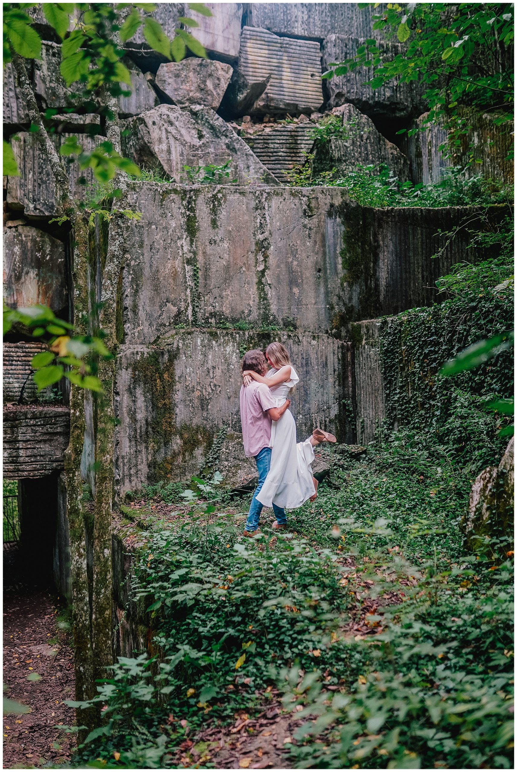 couple hugging in meads quarry in ijams nature park